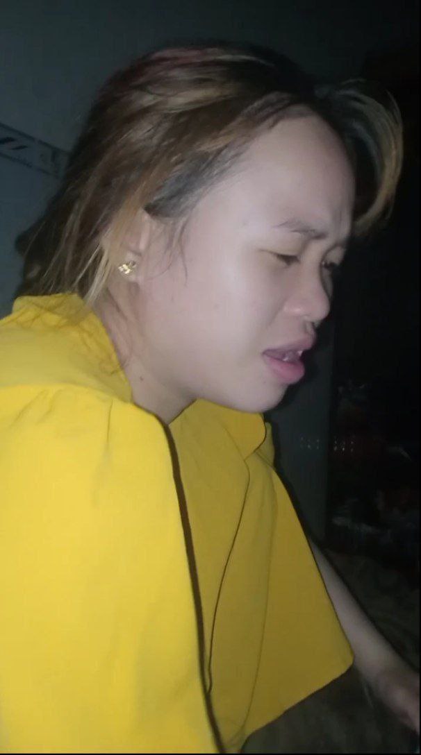 Bố anh xã hiếp luôn vợ của con trai khi bị phát hiện lấy đồ người yêu của con trai thủ dâm
